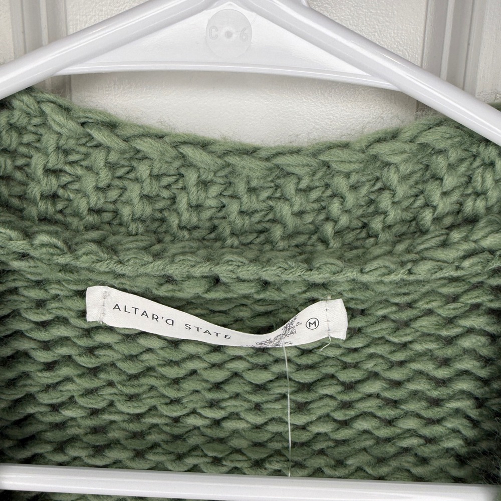 Altar'd State Sage Green Daisy Floral Chunky Knit Cardigan Sweater Size Medium - Picture 4 of 6